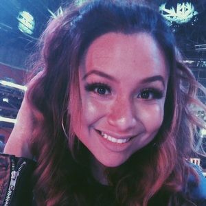 Meet your Posher, Mia